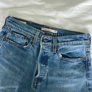 Levi’s Wedgie Straight Jeans size 26
